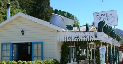 Seafood restaurant with mussel-themed decor