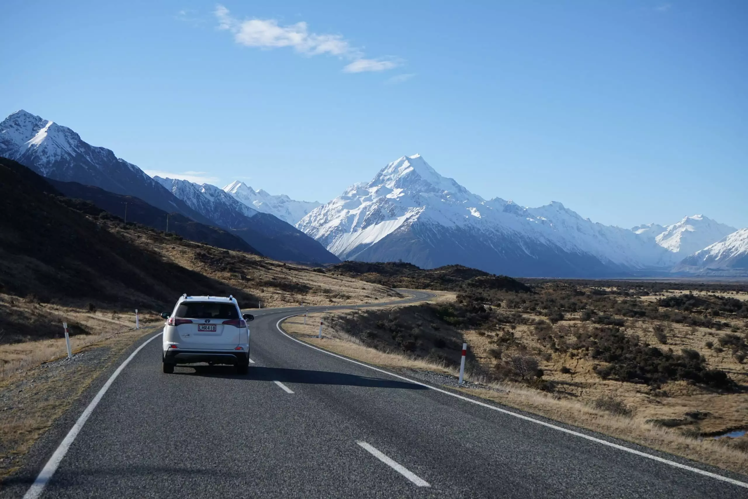 10 Tips For Driving On The Left Side Of The Road GO Rental   DSC02633 Scaled 